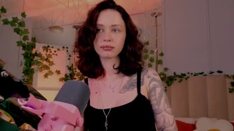 Snapshot of meow_nancy chatting on June 18, 10:19 am Heeyyooo Im Nans Subscribe to me I will be glad online show from June 18, 10:19 am