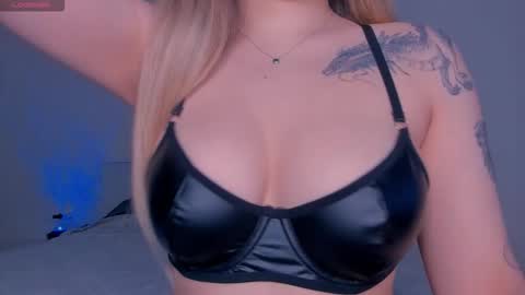 Snapshot of meow_rinnie chatting on September 11, 9:09 am My links --- online show from September 11, 9:09 am