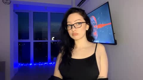 Snapshot of meowalika chatting on May 5, 5:43 pm MeowAlika online show from May 5, 5:43 pm