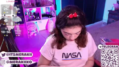 Snapshot of meraki_fraise chatting on May 26, 6:37 pm online show from May 26, 6:37 pm