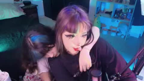 Snapshot of meraki_fraise chatting on July 2, 7:58 am online show from July 2, 7:58 am