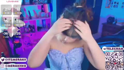 Snapshot of meraki_fraise chatting on July 12, 8:44 pm online show from July 12, 8:44 pm