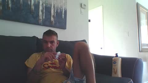 Snapshot of mercedes190d chatting on November 30, 2:21 pm Mercedes190d online show from November 30, 2:21 pm