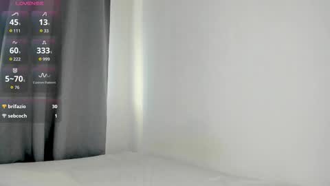 mercedescutee online show from December 19, 12:45 pm