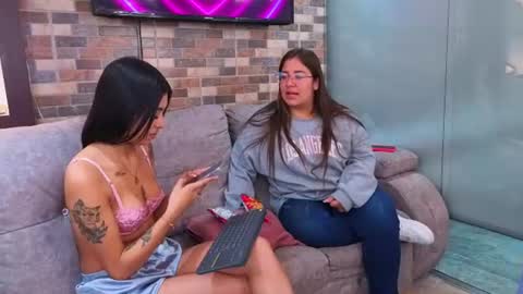 Snapshot of meredith_spencer chatting on June 22, 1:41 pm meredith_spencer online show from June 22, 1:41 pm