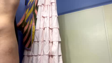 Snapshot of merelyalover chatting on December 10, 1:43 am gurlnips online show from December 10, 1:43 am