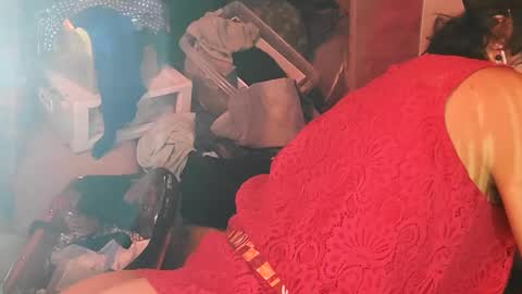 Snapshot of merelyalover chatting on December 11, 10:25 am gurlnips online show from December 11, 10:25 am