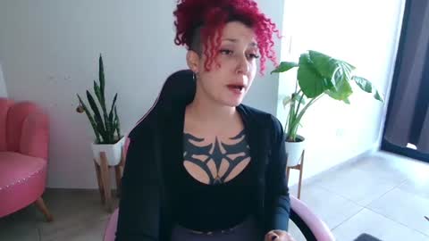 Snapshot of merida__freckles chatting on June 20, 6:11 pm Miss Freckles online show from June 20, 6:11 pm