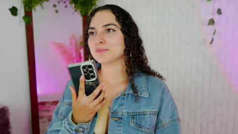 Merida Bell online show from September 27, 11:10 pm