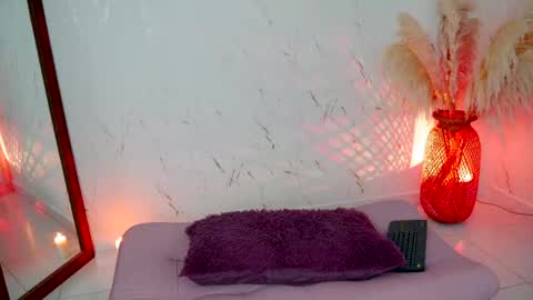 Snapshot of merida_bell18 chatting on May 26, 8:27 pm Merida Bell online show from May 26, 8:27 pm