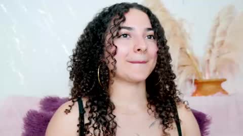 Snapshot of merida_bell18 chatting on June 12, 11:46 pm Merida Bell online show from June 12, 11:46 pm