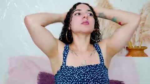 Snapshot of merida_bell18 chatting on June 15, 12:46 am Merida Bell online show from June 15, 12:46 am