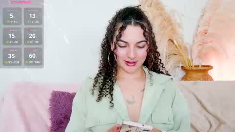 Snapshot of merida_bell18 chatting on June 23, 1:14 am Merida Bell online show from June 23, 1:14 am