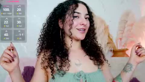 Snapshot of merida_bell18 chatting on July 4, 10:38 pm Merida Bell online show from July 4, 10:38 pm