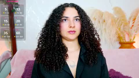 Snapshot of merida_bell18 chatting on July 25, 1:04 am Merida Bell online show from July 25, 1:04 am