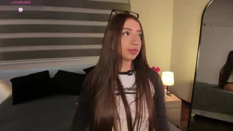 Snapshot of merida_taylor_ chatting on May 26, 1:29 pm Merida online show from May 26, 1:29 pm