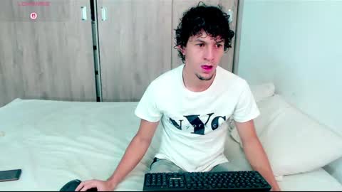 Snapshot of meridandwither chatting on July 24, 10:02 am MeridandWither online show from July 24, 10:02 am