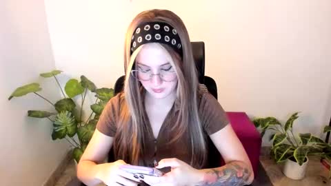 laura 3 i am independent model online show from October 12, 2:21 am