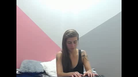 Snapshot of merily_duff chatting on November 6, 7:04 pm MERILY online show from November 6, 7:04 pm