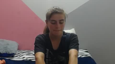 Snapshot of merily_duff chatting on November 20, 7:46 pm MERILY online show from November 20, 7:46 pm