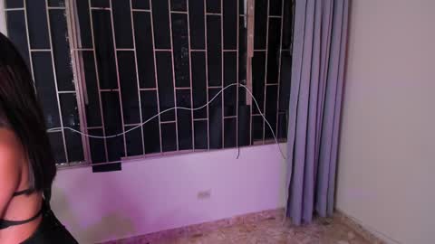 Snapshot of merlia_model chatting on February 15, 6:12 am instagram fernandatoloza01 online show from February 15, 6:12 am