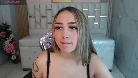 Snapshot of merloth_sub chatting on March 6, 3:02 am Merloth online show from March 6, 3:02 am