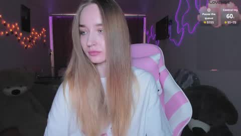 Snapshot of merryl_clark chatting on March 24, 1:16 pm Sara online show from March 24, 1:16 pm