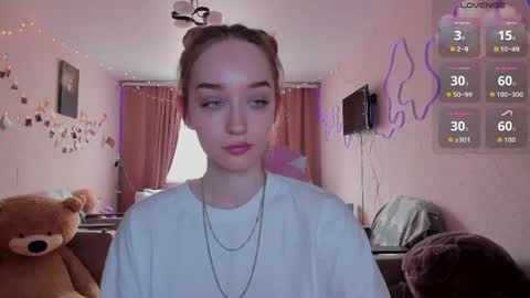 Snapshot of merryl_clark chatting on March 26, 11:16 am Sara online show from March 26, 11:16 am