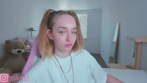 Snapshot of merryl_clark chatting on June 30, 12:39 pm Sara online show from June 30, 12:39 pm