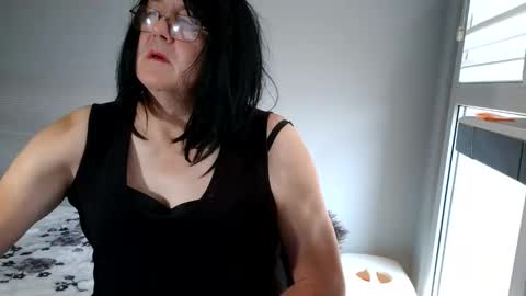 Snapshot of mery3881 chatting on November 30, 12:20 pm mery3881 online show from November 30, 12:20 pm