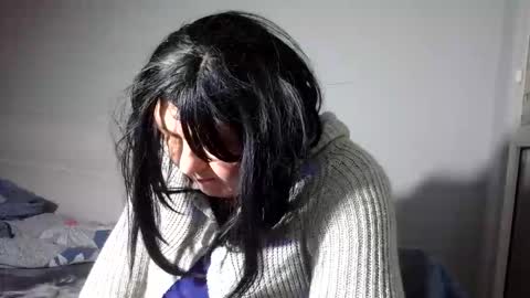 Snapshot of mery3881 chatting on December 15, 5:34 am mery3881 online show from December 15, 5:34 am