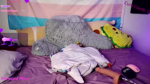 Snapshot of mesmerized_mowo chatting on February 27, 1:38 am mesmerized_mowo online show from February 27, 1:38 am