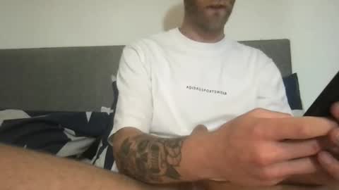 messageme11 online show from April 26, 1:42 pm