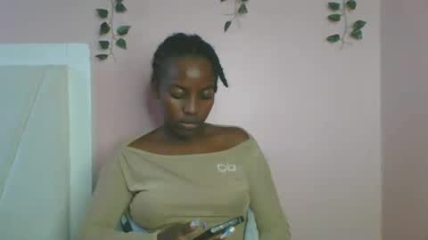 Snapshot of messyluna chatting on June 25, 9:14 am meggy and bree online show from June 25, 9:14 am