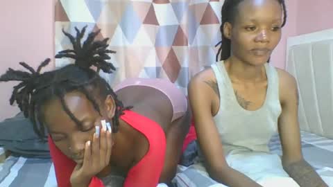 Snapshot of messyluna chatting on July 14, 11:49 am meggy and bree online show from July 14, 11:49 am