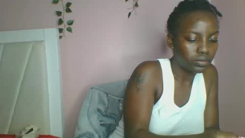 Snapshot of messyluna chatting on July 23, 9:40 am meggy and bree online show from July 23, 9:40 am