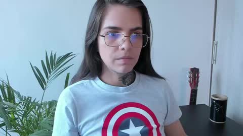 Snapshot of meurief chatting on May 7, 4:23 pm Meurif online show from May 7, 4:23 pm