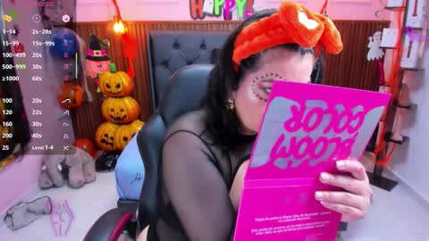 Snapshot of meylagia chatting on November 1, 3:19 am meylagia online show from November 1, 3:19 am