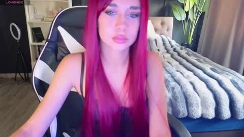 vollmond online show from October 7, 7:27 am