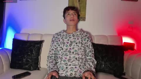 Snapshot of mhatias_ chatting on May 31, 4:53 am MATHIAS online show from May 31, 4:53 am