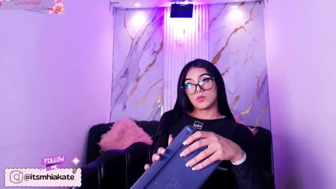 Mhia Kate online show from May 1, 12:10 pm