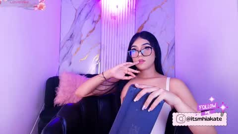 Snapshot of mhia_kate chatting on May 22, 12:22 pm Mhia Kate online show from May 22, 12:22 pm