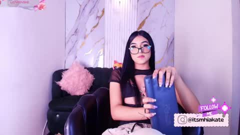 Snapshot of mhia_kate chatting on May 26, 12:12 pm Mhia Kate online show from May 26, 12:12 pm