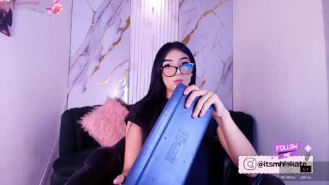 Snapshot of mhia_kate chatting on June 5, 12:11 pm Mhia Kate online show from June 5, 12:11 pm