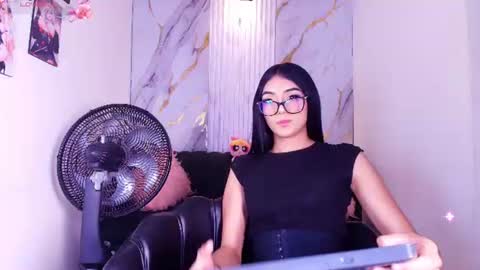 Snapshot of mhia_kate chatting on June 20, 12:19 pm Mhia Kate online show from June 20, 12:19 pm