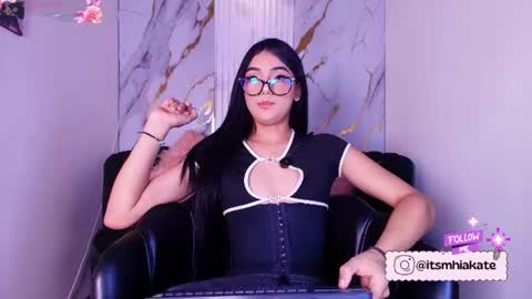 Snapshot of mhia_kate chatting on July 3, 12:11 pm Mhia Kate online show from July 3, 12:11 pm