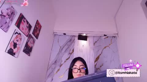 Snapshot of mhia_kate chatting on July 14, 12:22 pm Mhia Kate online show from July 14, 12:22 pm