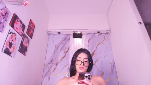 Snapshot of mhia_kate chatting on August 4, 12:19 pm Mhia Kate online show from August 4, 12:19 pm
