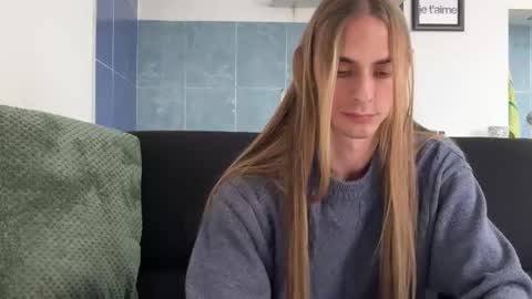 Snapshot of mi_chyort chatting on December 2, 2:12 pm Misha online show from December 2, 2:12 pm