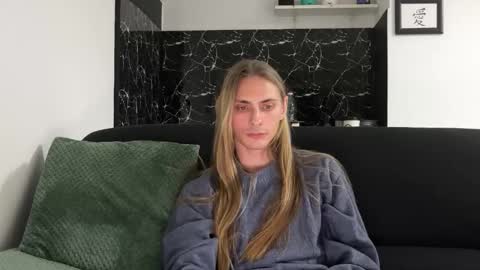 Snapshot of mi_chyort chatting on February 6, 4:10 pm Misha online show from February 6, 4:10 pm